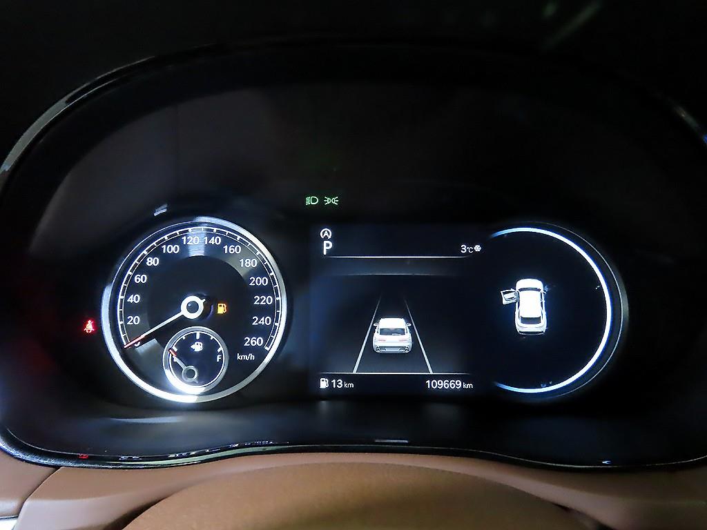 Genesis GV70 - Vista 9