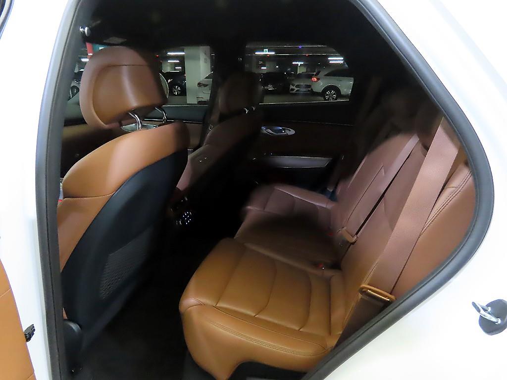 Genesis GV70 - Vista 7