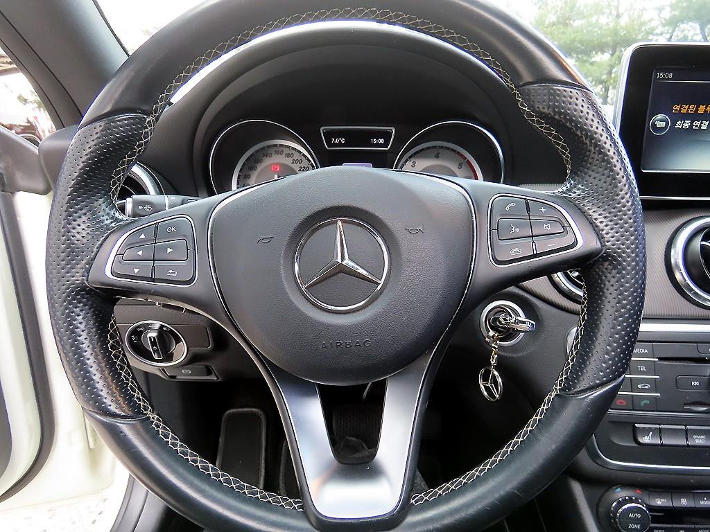 Mercedes Benz CLA Class - Vista 8