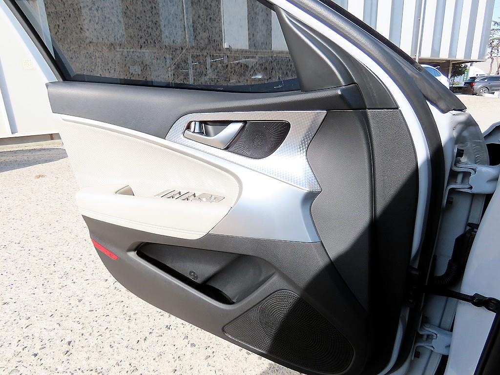 Genesis G70 - Vista 12