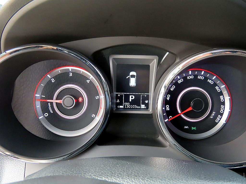 Ssangyong Tivoli - Vista 8