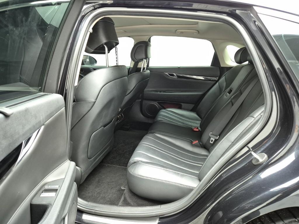 Genesis G80 - Vista 12