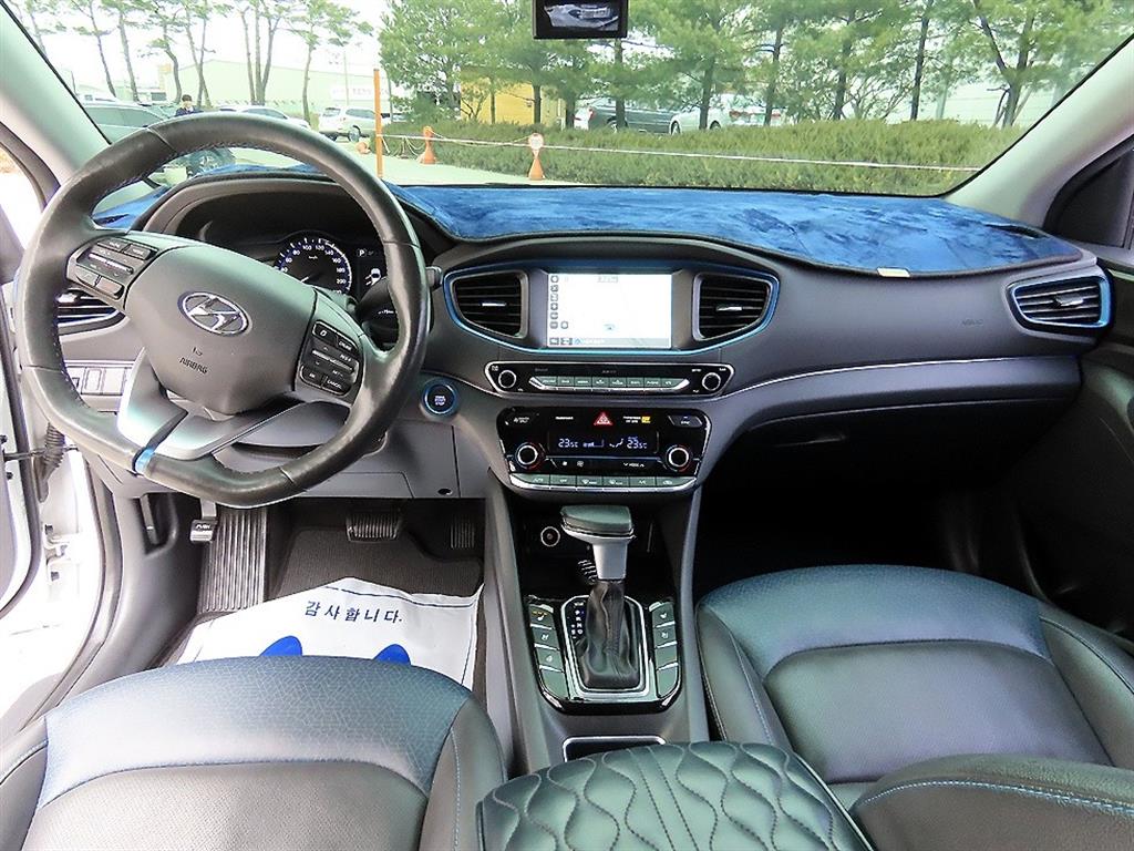 HYUNDAI Ioniq - Vista 7