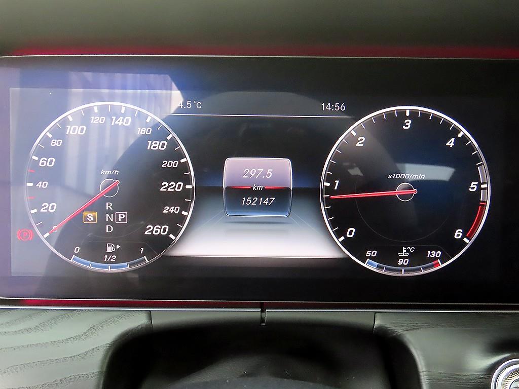 Mercedes Benz E class - Vista 9