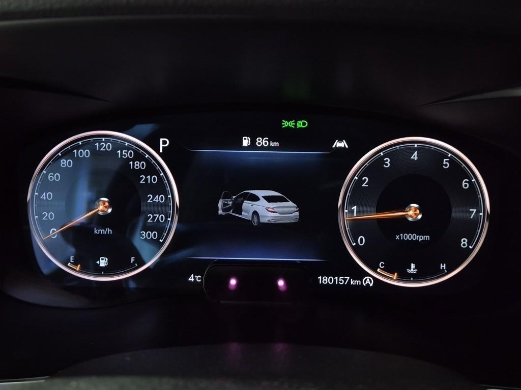 Genesis G70 - Vista 6