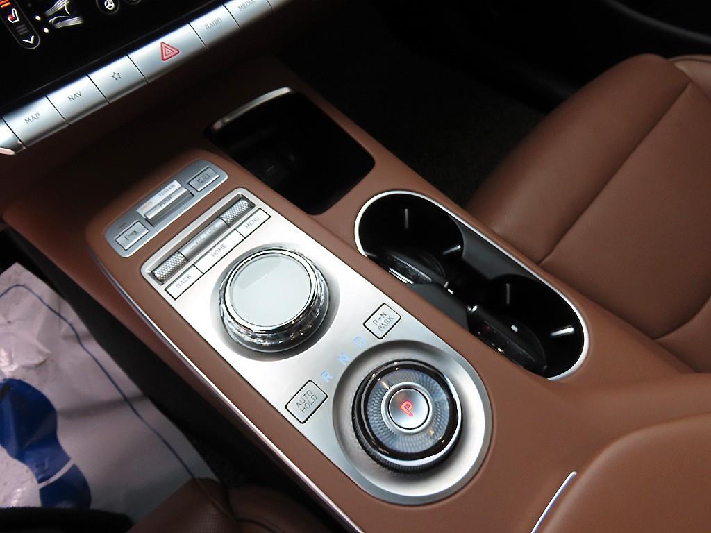 Genesis GV70 - Vista 11