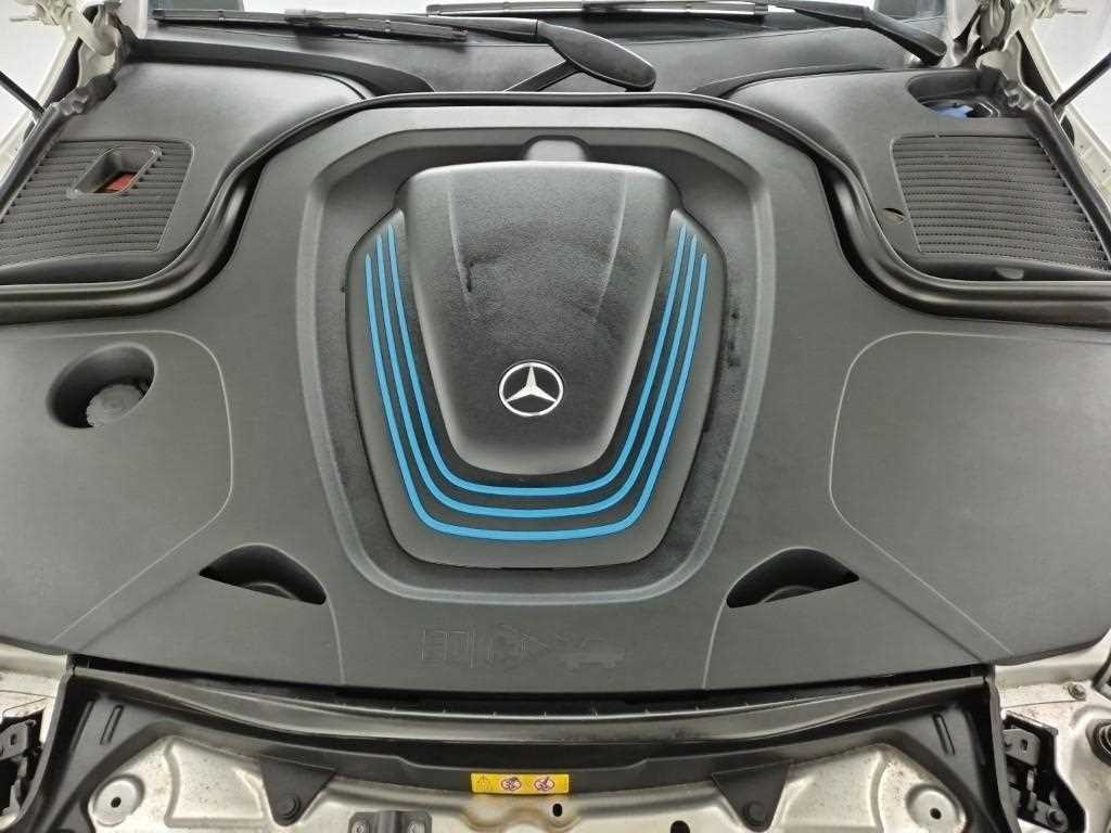 Mercedes Benz EQC - Vista 5