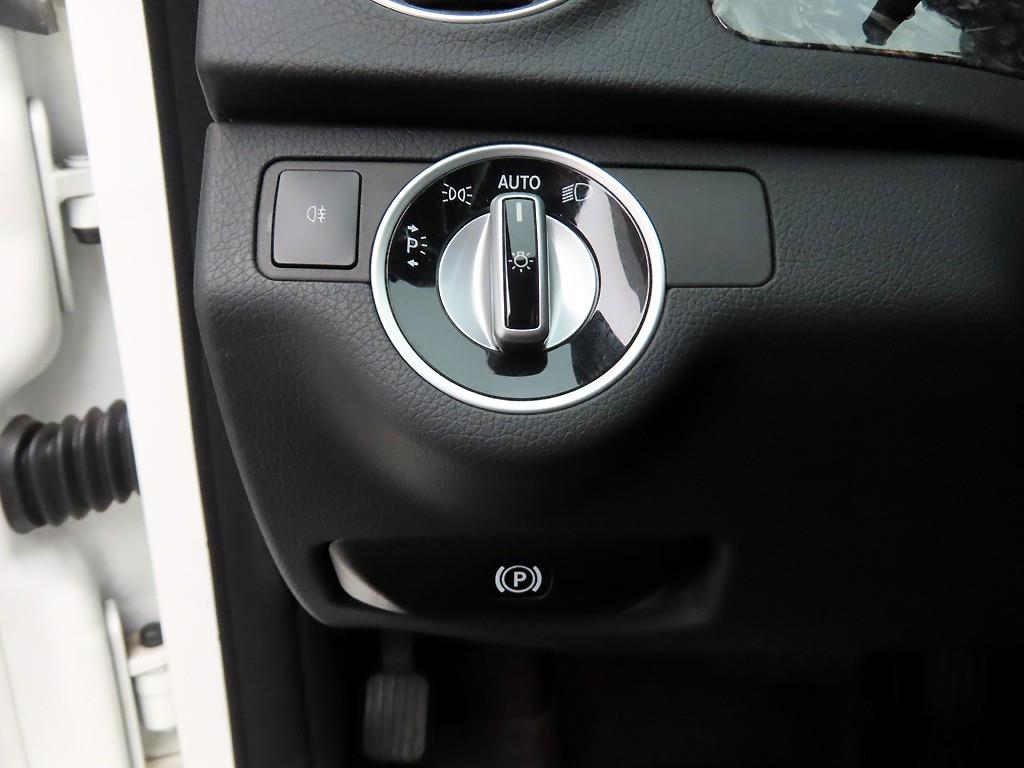 Mercedes Benz C Class - Vista 12