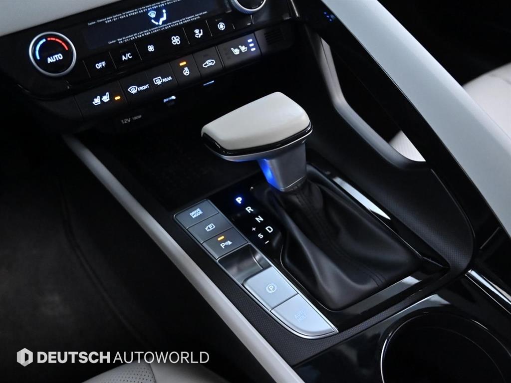 HYUNDAI Avante - Vista 9