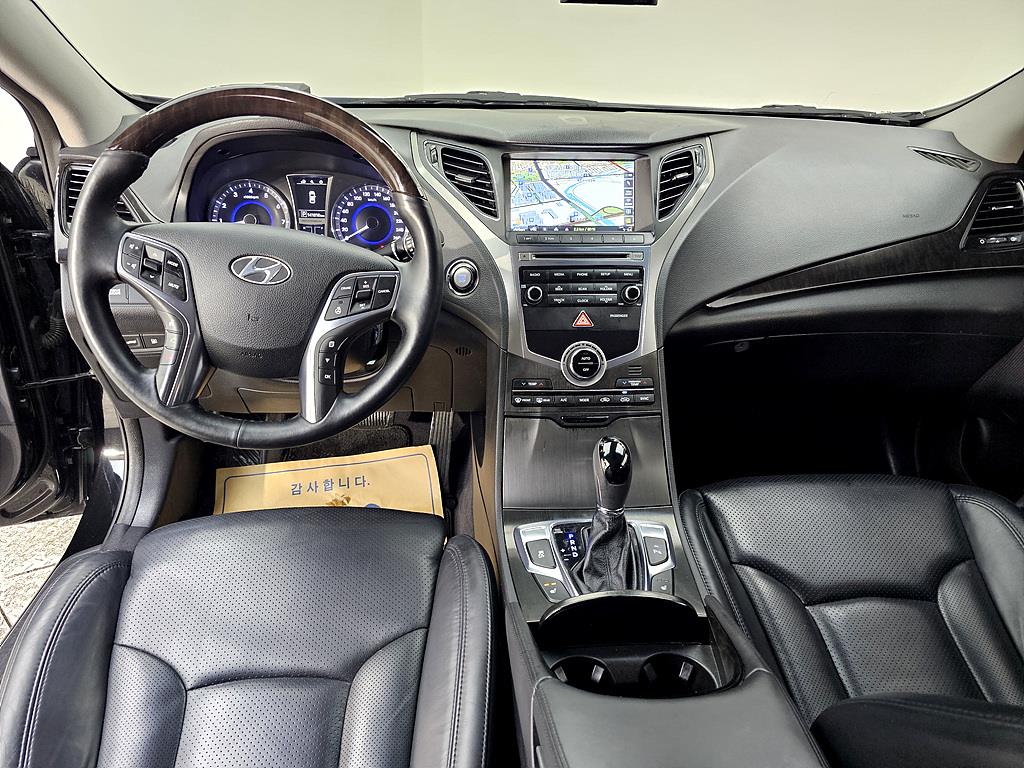 HYUNDAI Grandeur - Vista 5