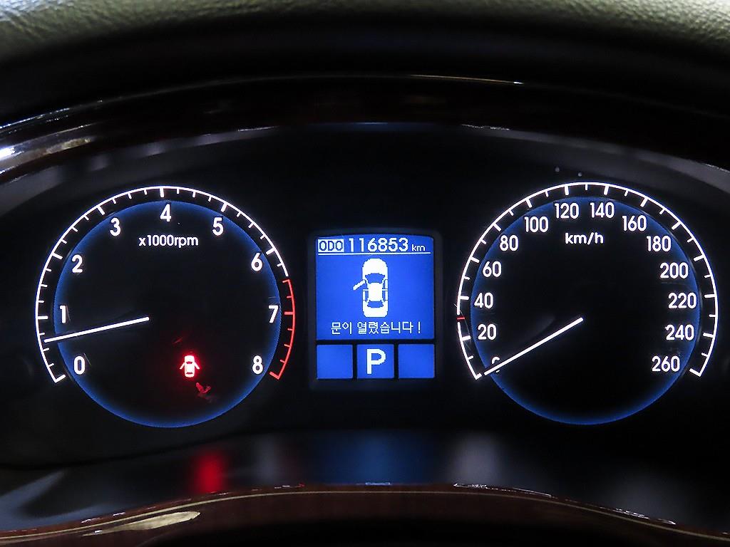 HYUNDAI Genesis - Vista 9