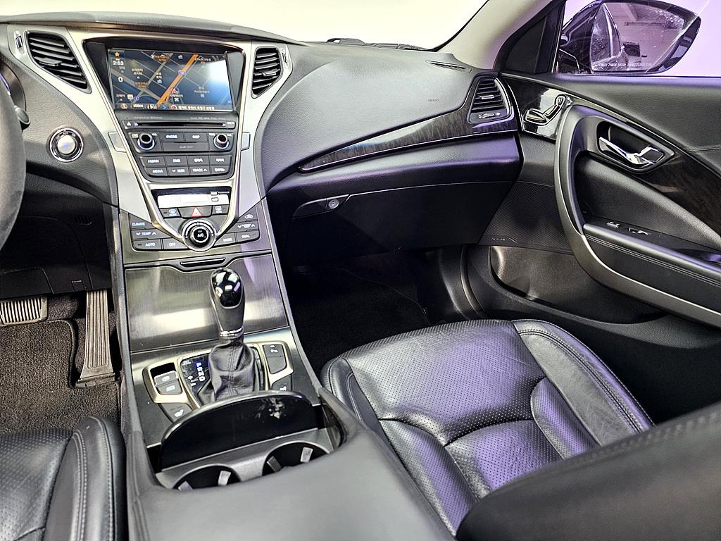 HYUNDAI Grandeur - Vista 10