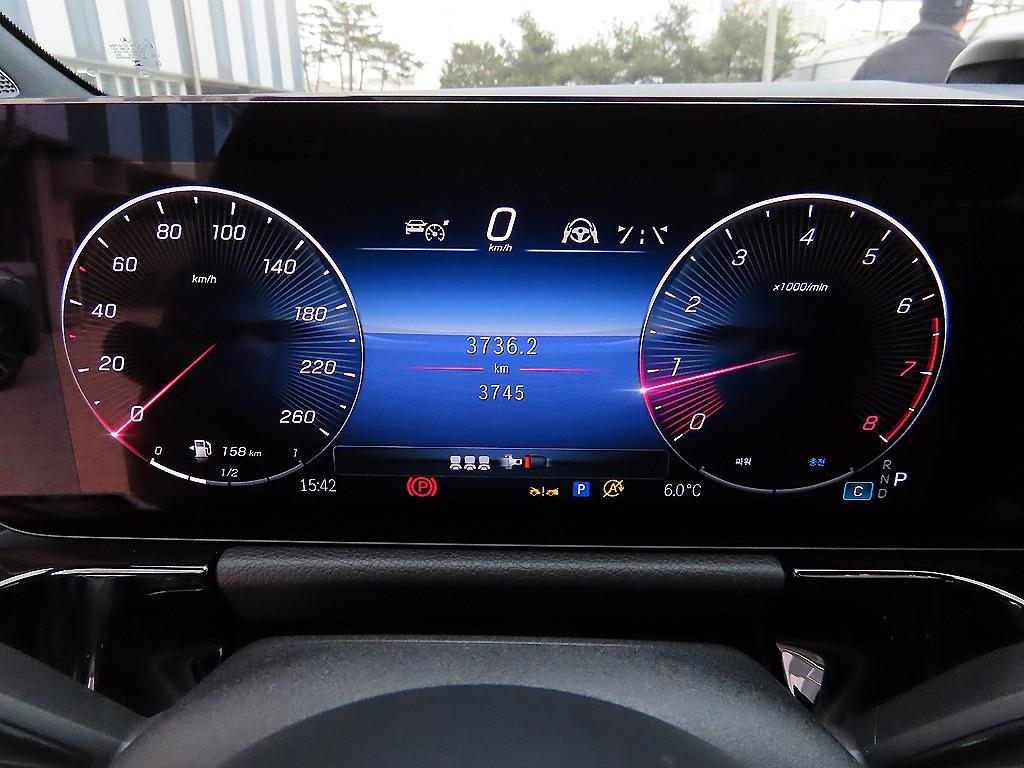 Mercedes Benz GLA Class - Vista 9