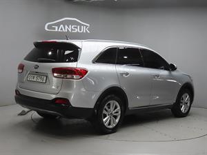 KIA Sorento - Vista 8