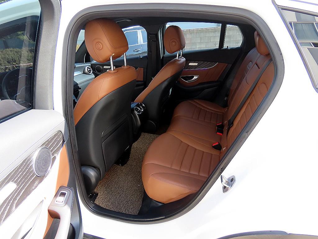 Mercedes Benz GLC Class - Vista 6