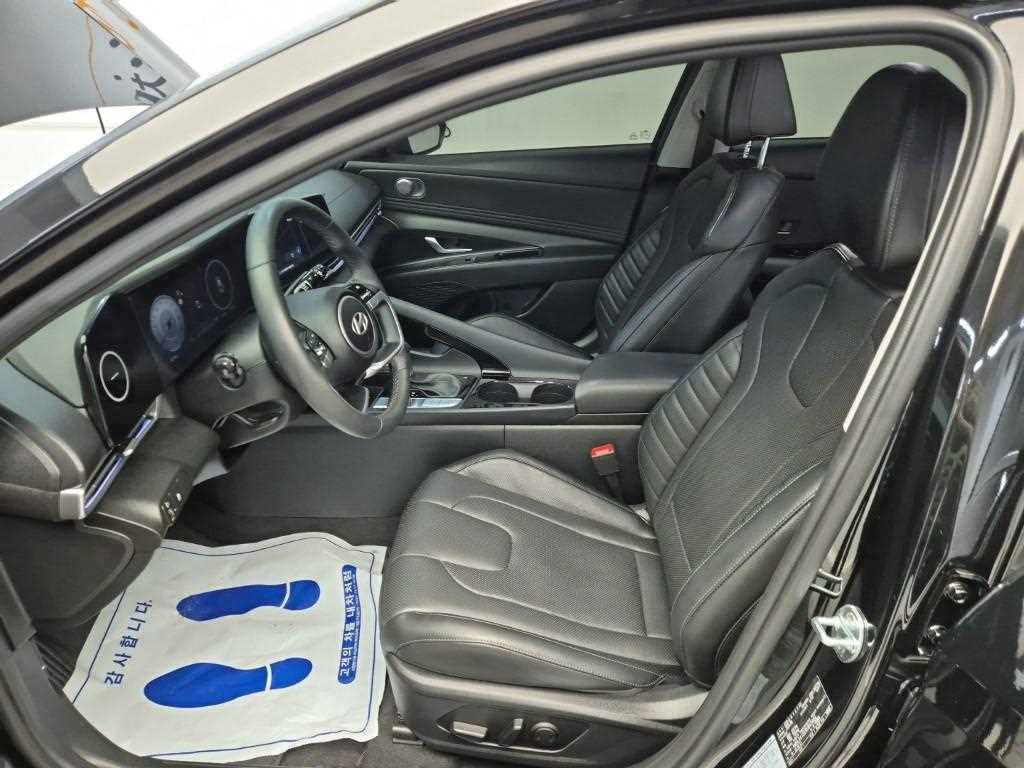 HYUNDAI Avante - Vista 11