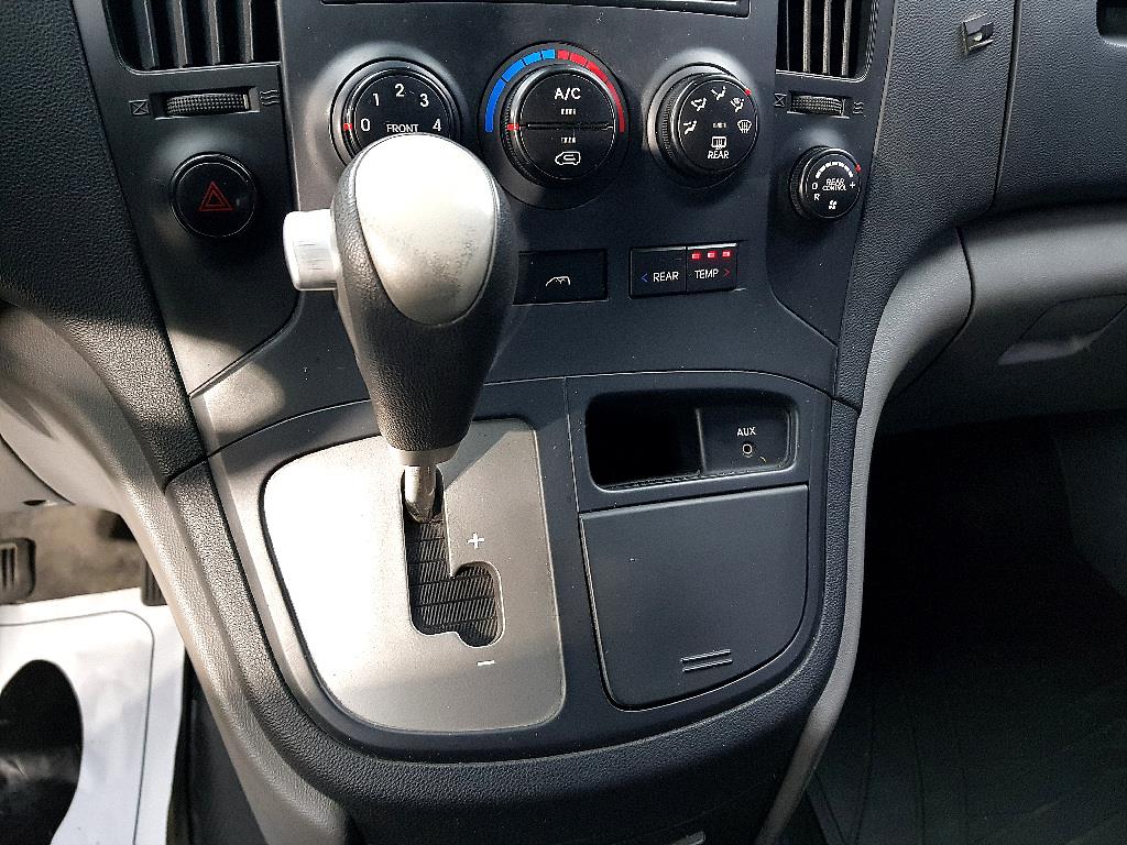 HYUNDAI Starex 2010 Blanco - Importación desde Corea - HF Imports Iquique - Foto 13