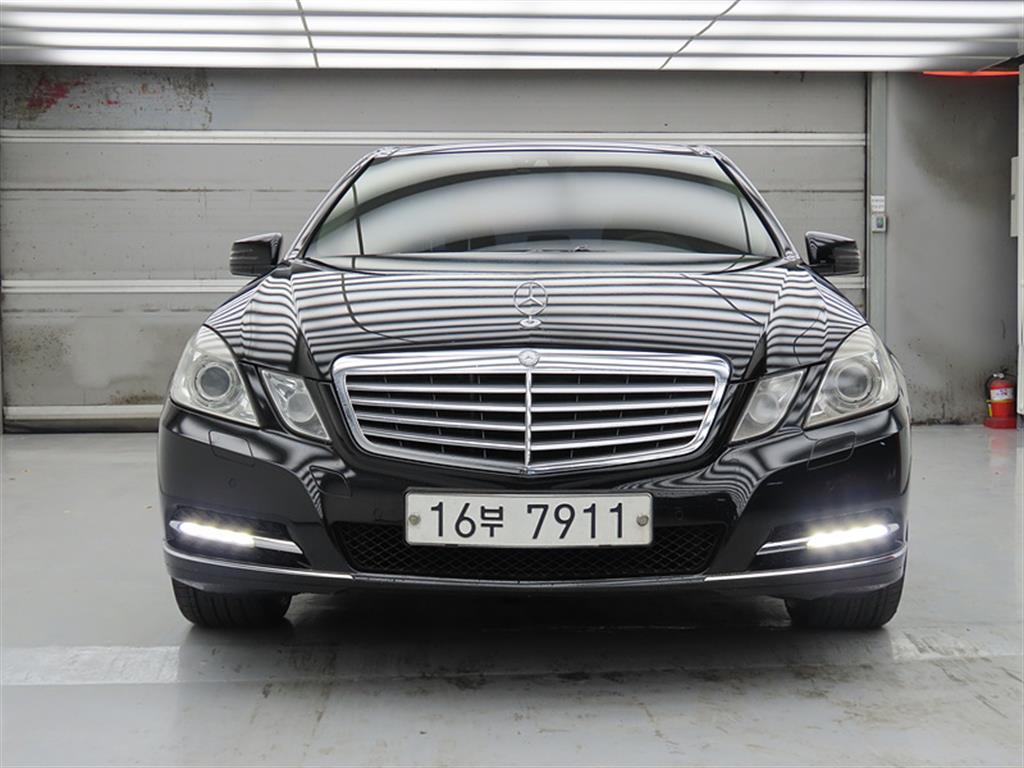 Mercedes Benz E class - Vista 2