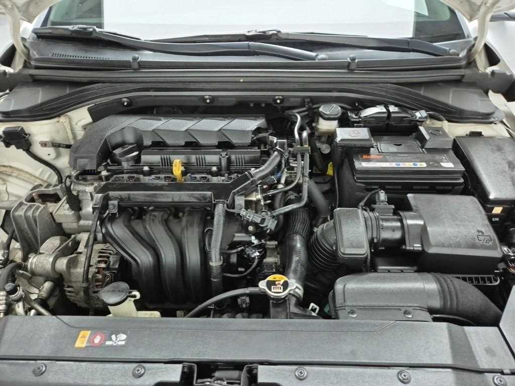 HYUNDAI Avante - Vista 5