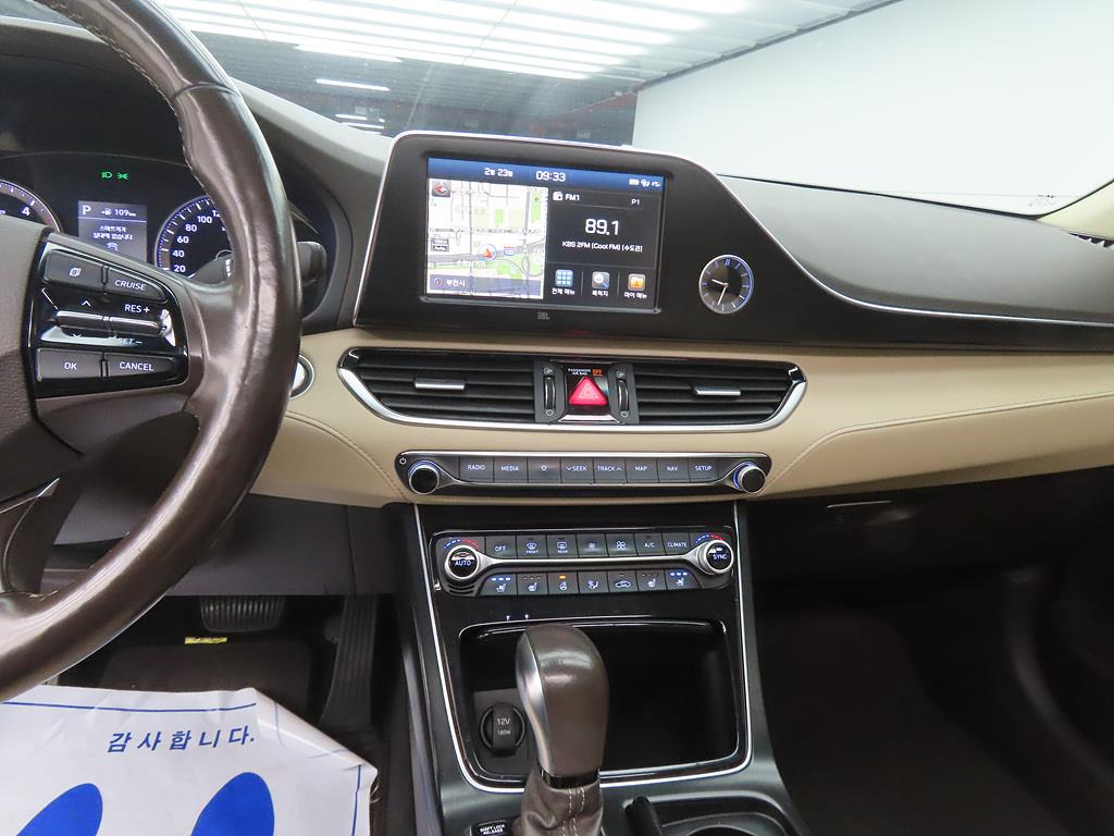 HYUNDAI Grandeur - Vista 10