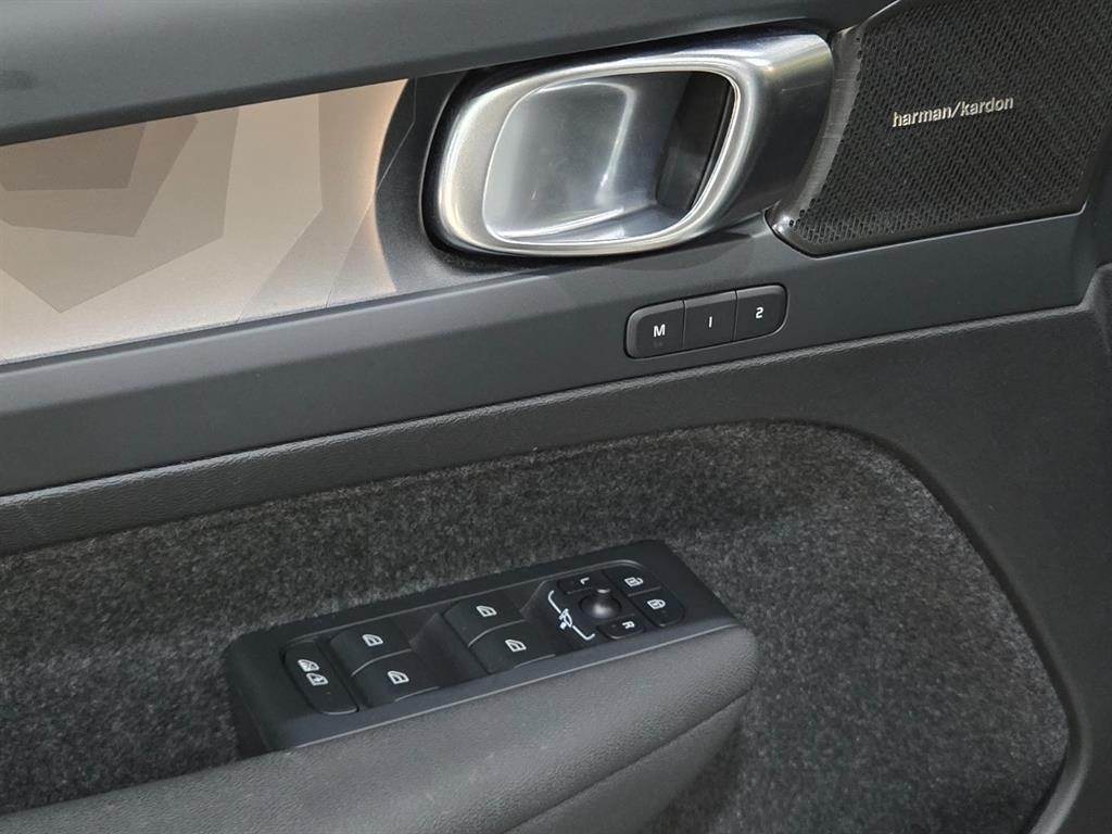 Volvo XC40 2024 Blanco - Importación desde Corea - HF Imports Iquique - Foto 15