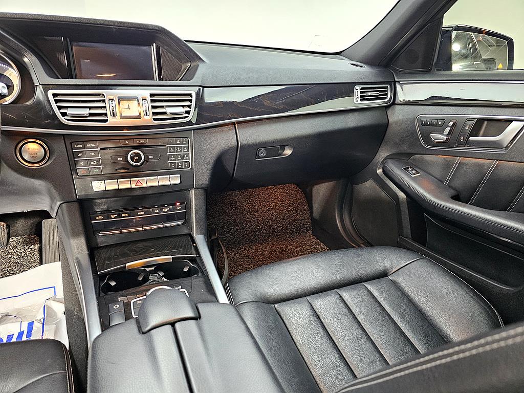 Mercedes Benz E class - Vista 10