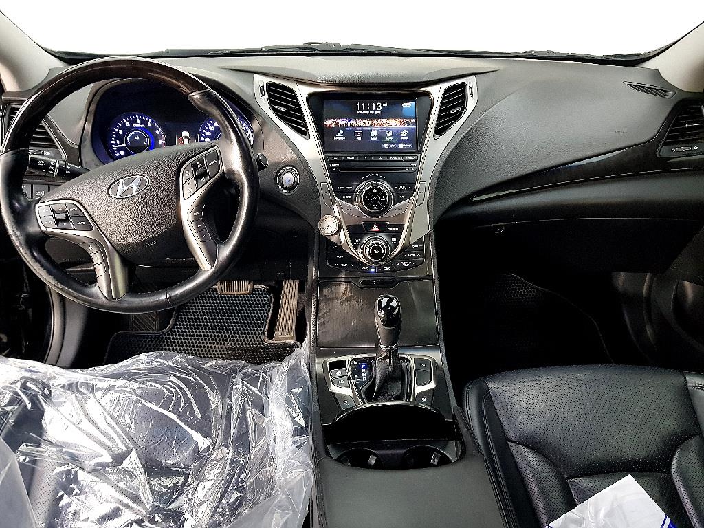 HYUNDAI Grandeur - Vista 5