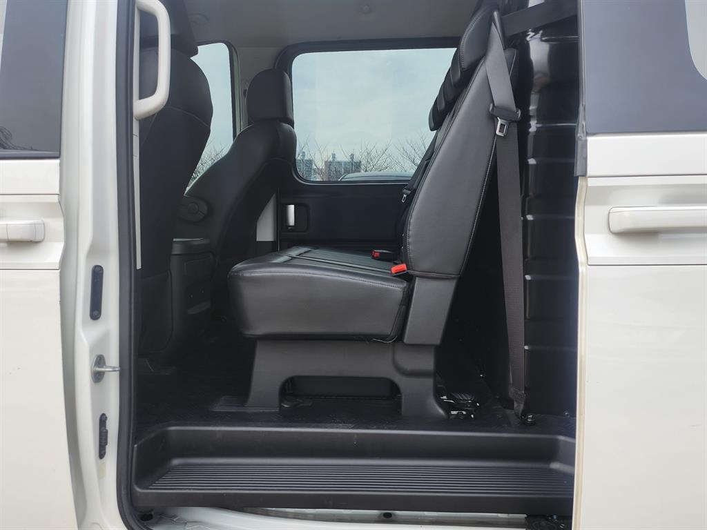 HYUNDAI Staria - Vista 8