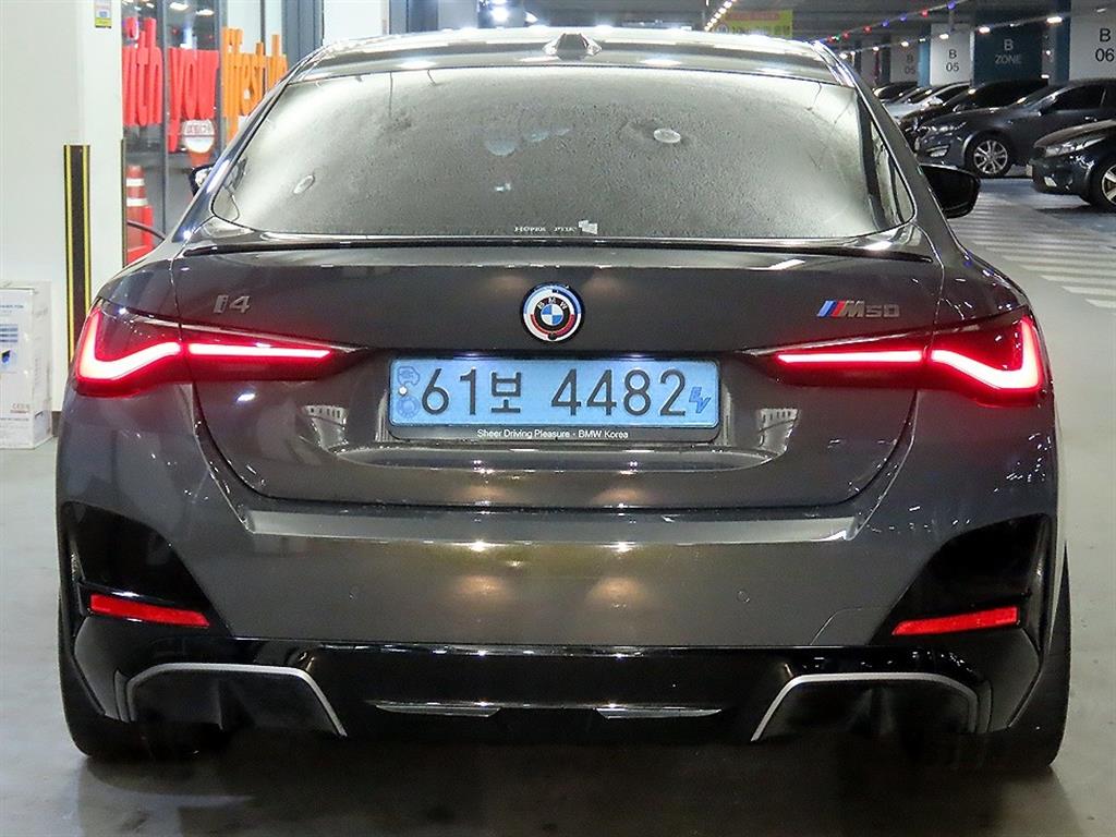 BMW i4 - Vista 5
