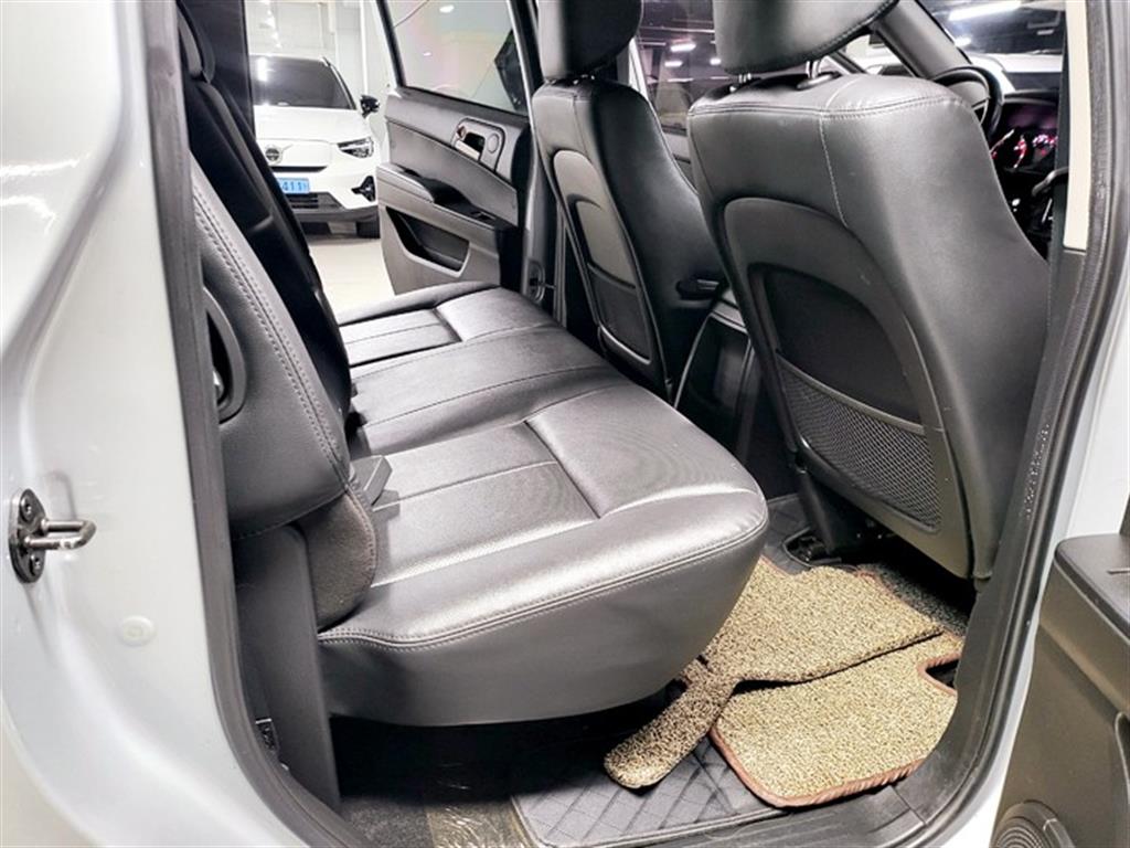 Ssangyong Korando - Vista 10