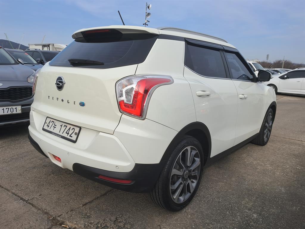 Ssangyong Tivoli - Vista 3