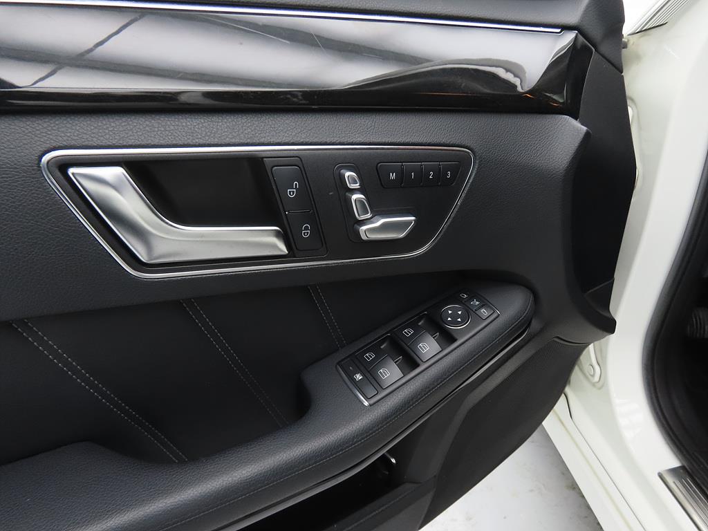 Mercedes Benz E class - Vista 12