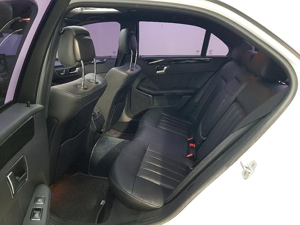 Mercedes Benz E class - Vista 9