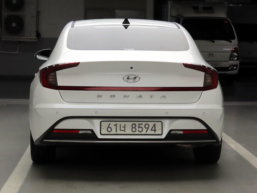 HYUNDAI Sonata - Vista 3