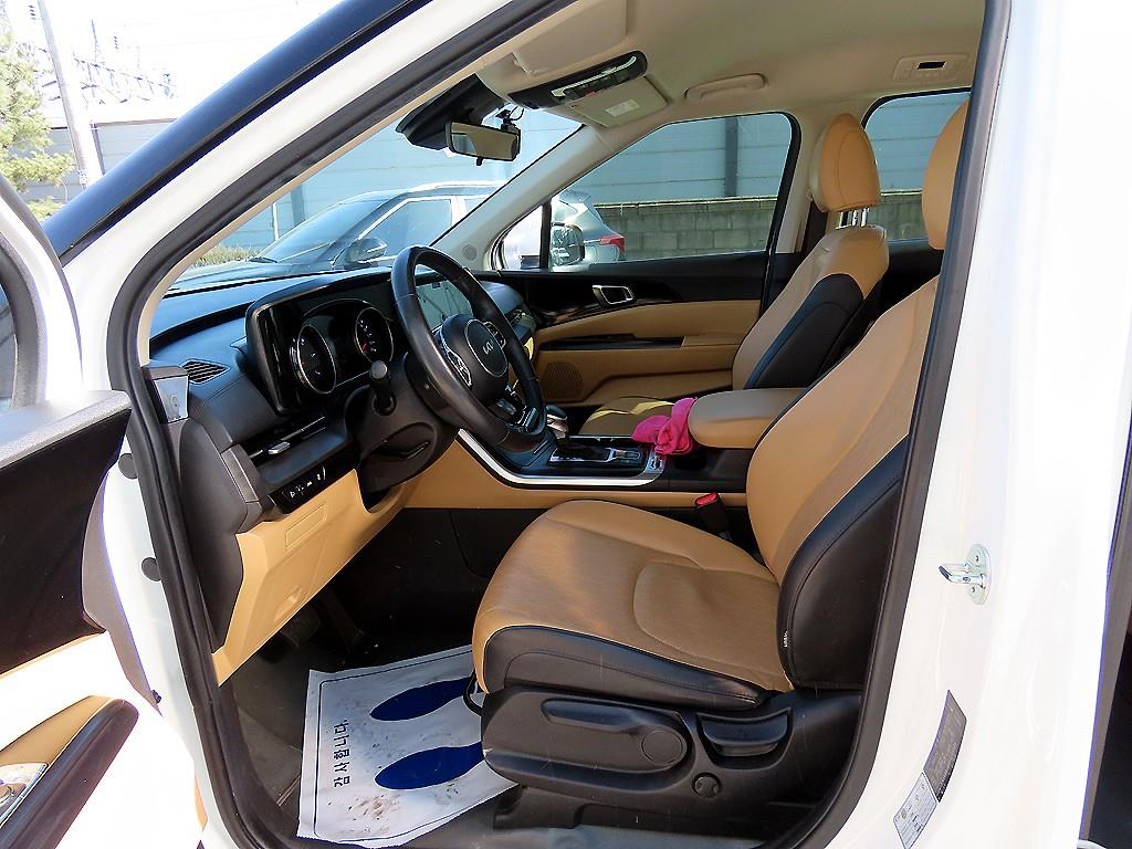 KIA Carnival - Vista 5