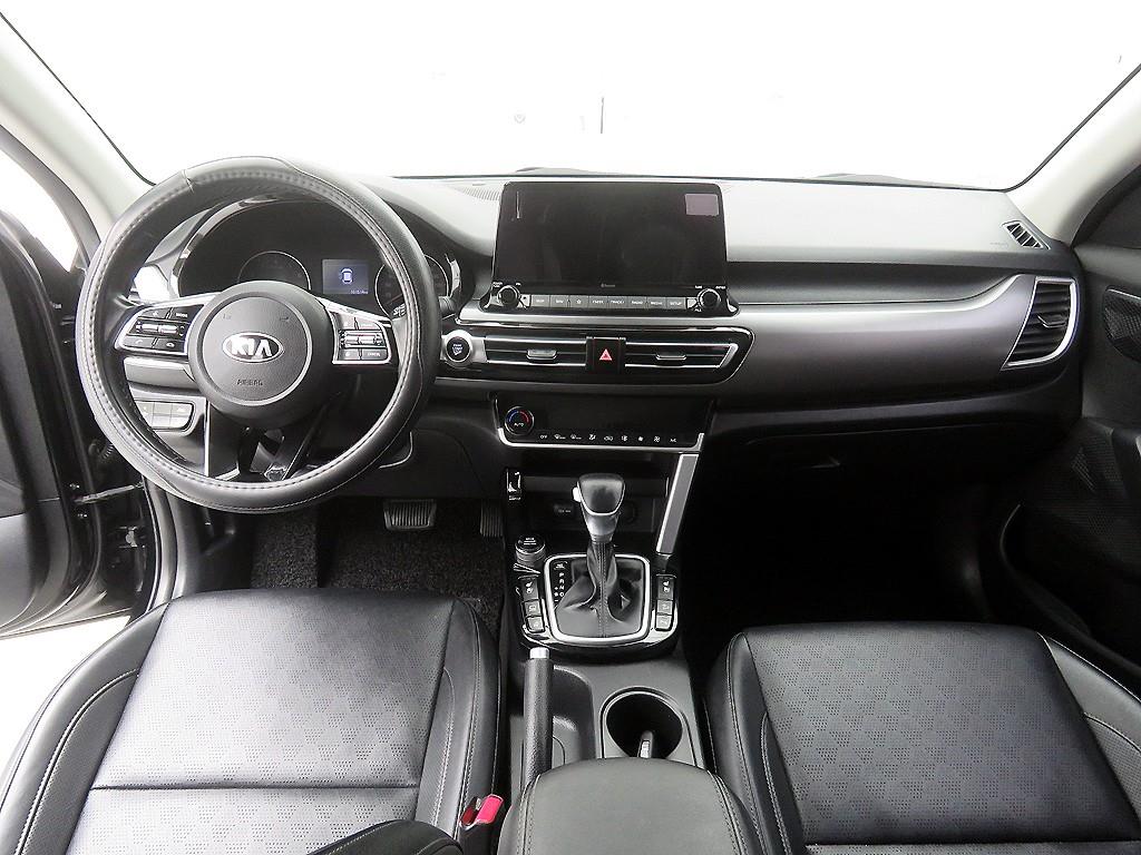 KIA Seltos - Vista 8