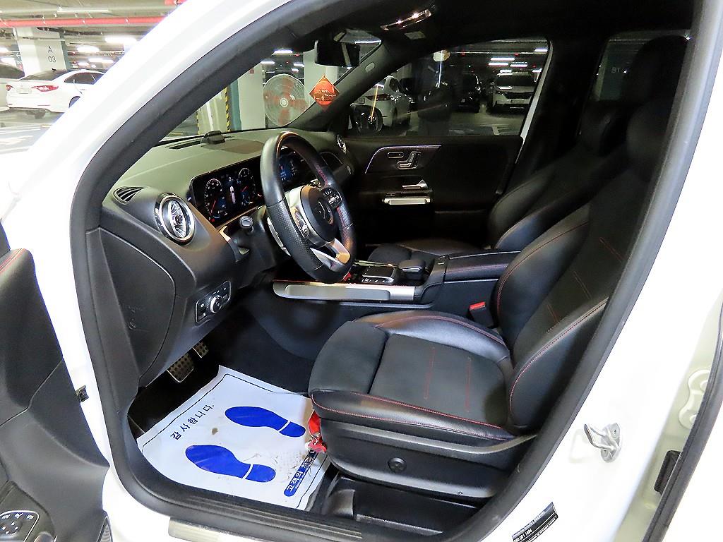 Mercedes Benz GLB Class - Vista 6