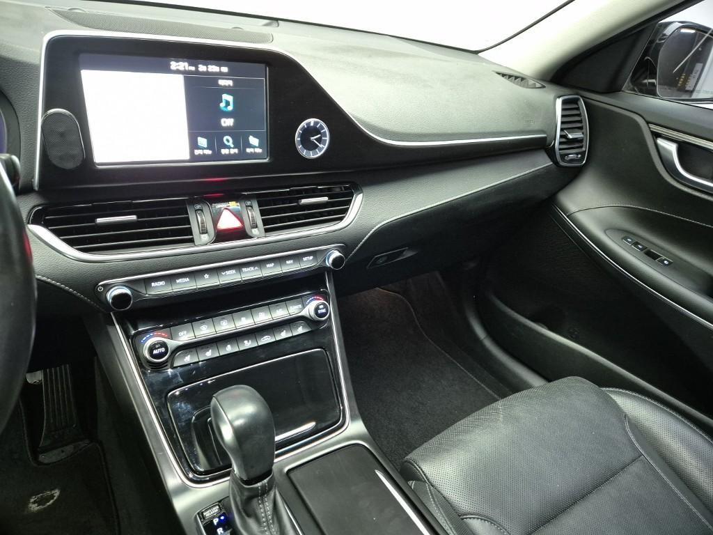 HYUNDAI Grandeur - Vista 10