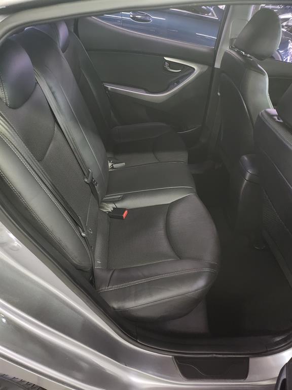 HYUNDAI Avante - Vista 8