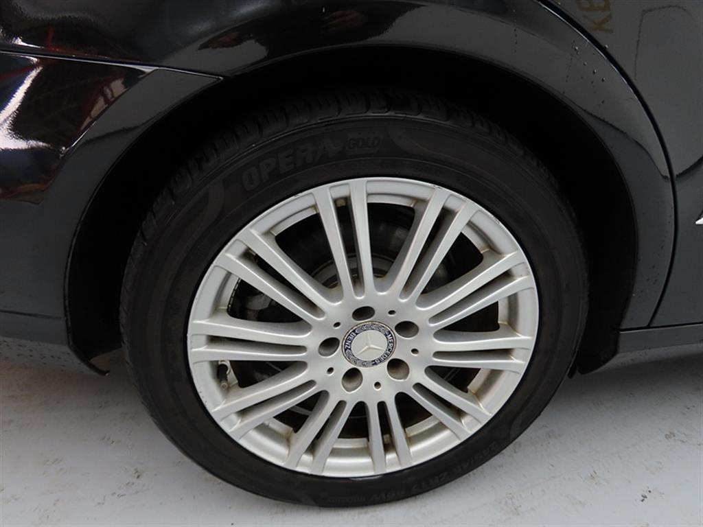 Mercedes Benz E class 2011 Negro - Importación desde Corea - HF Imports Iquique - Foto 20