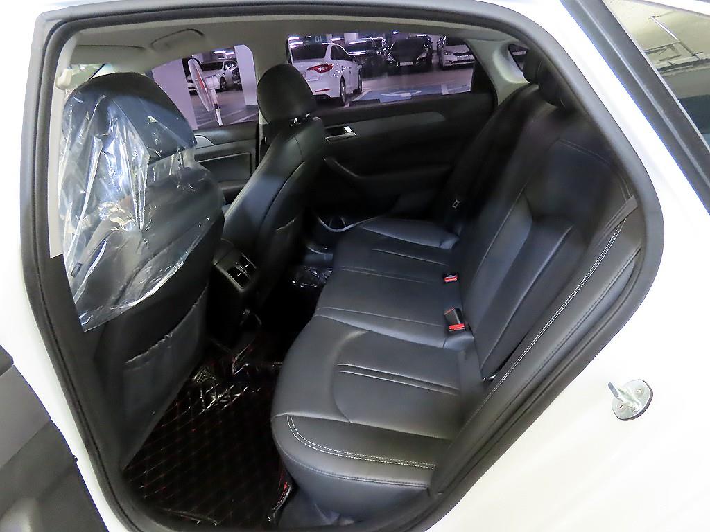 HYUNDAI Sonata - Vista 7