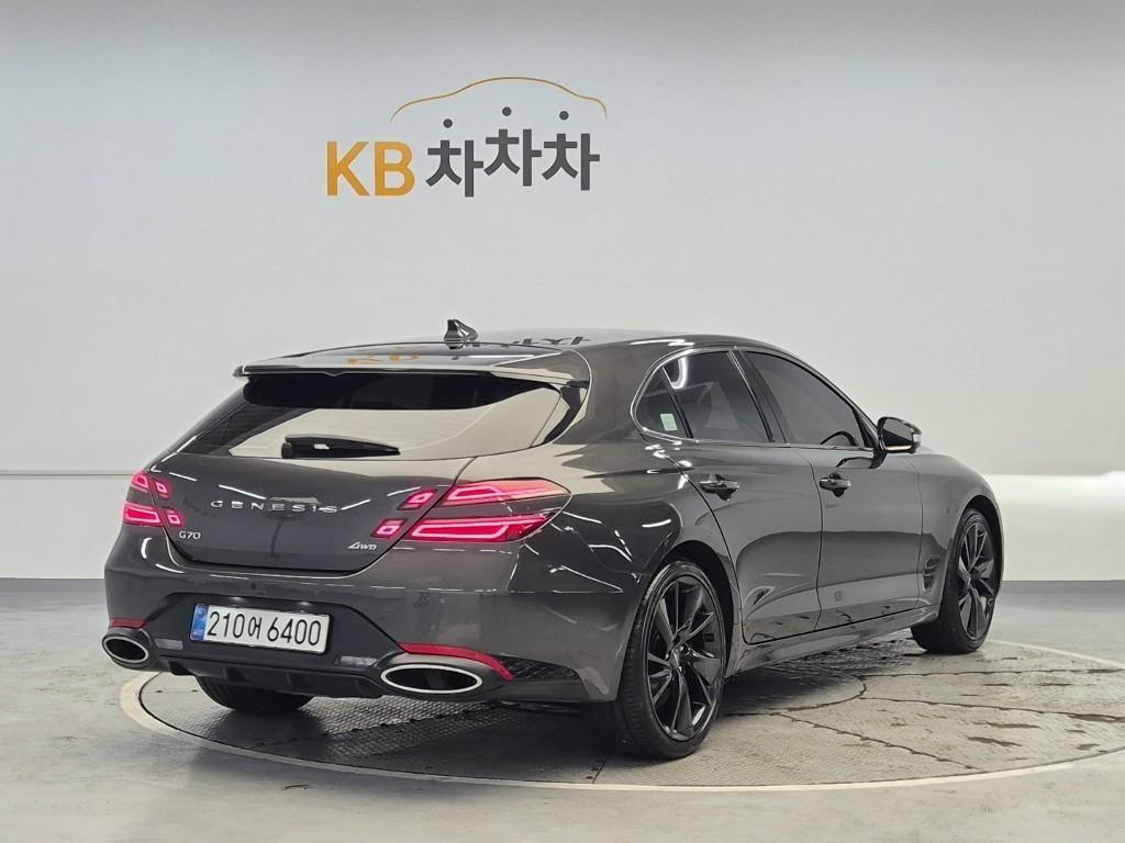 Genesis G70 - Vista 4