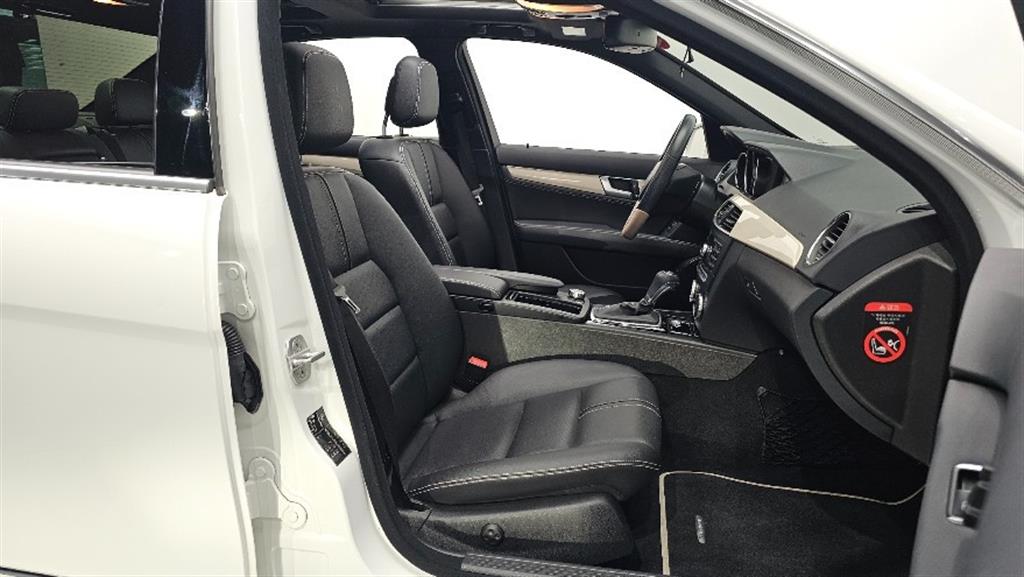 Mercedes Benz C Class - Vista 9