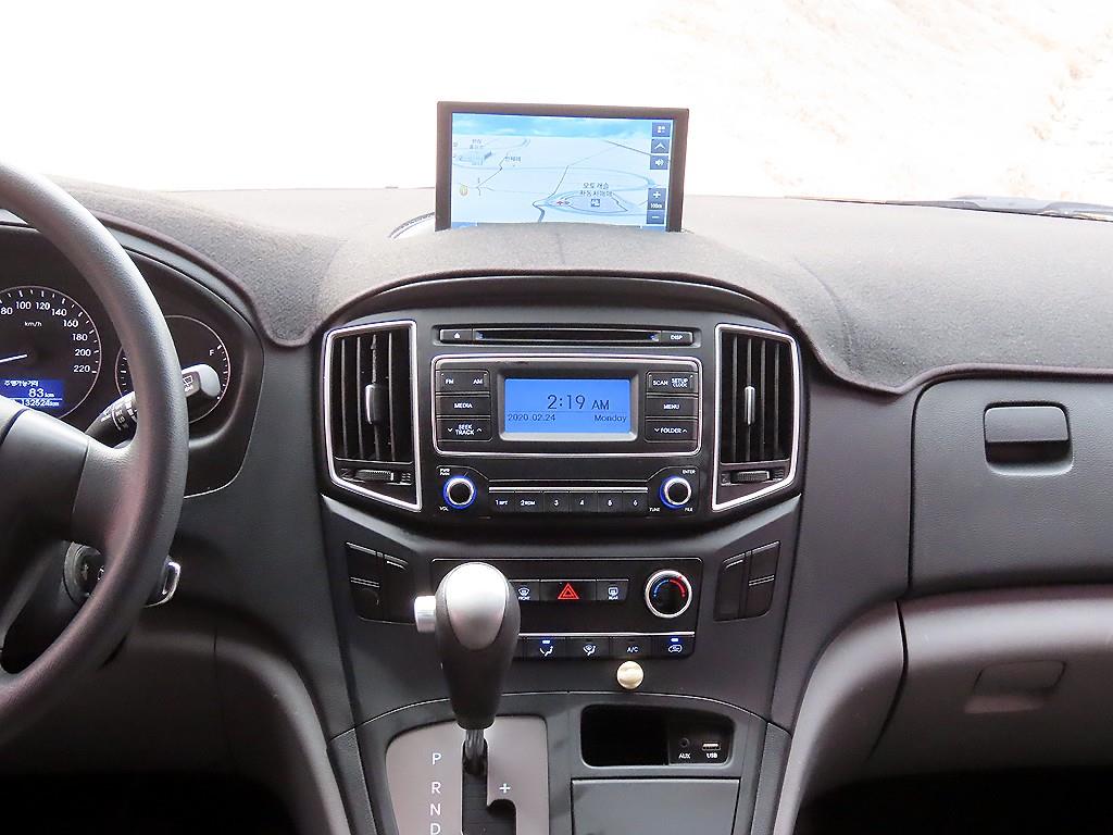 HYUNDAI Starex - Vista 9