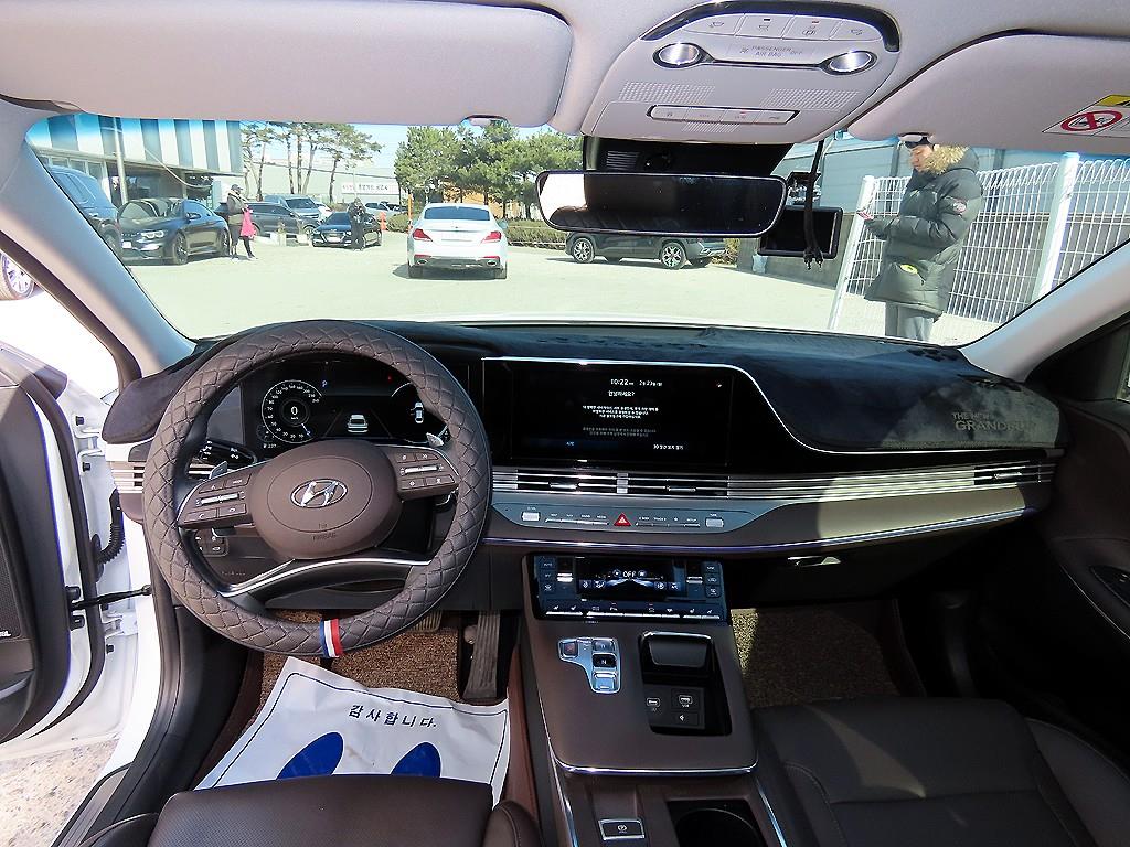 HYUNDAI Grandeur - Vista 7