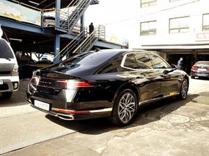 Genesis G90 - Vista 8