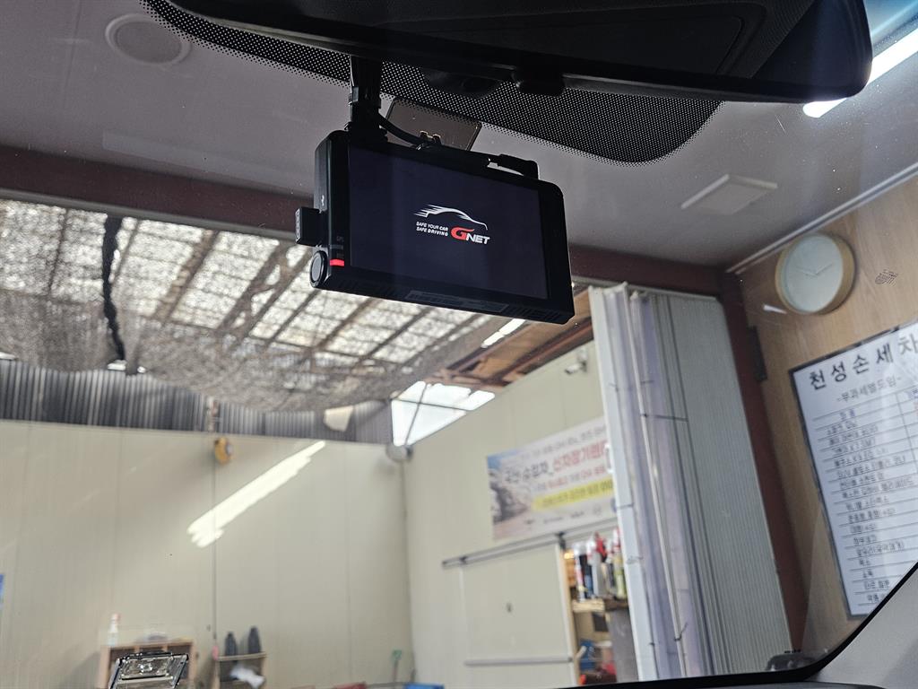 HYUNDAI Kona - Vista 8