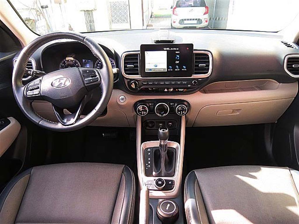 HYUNDAI Venue - Vista 9