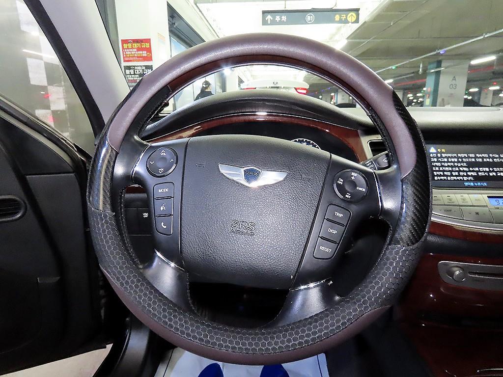 HYUNDAI Genesis - Vista 8