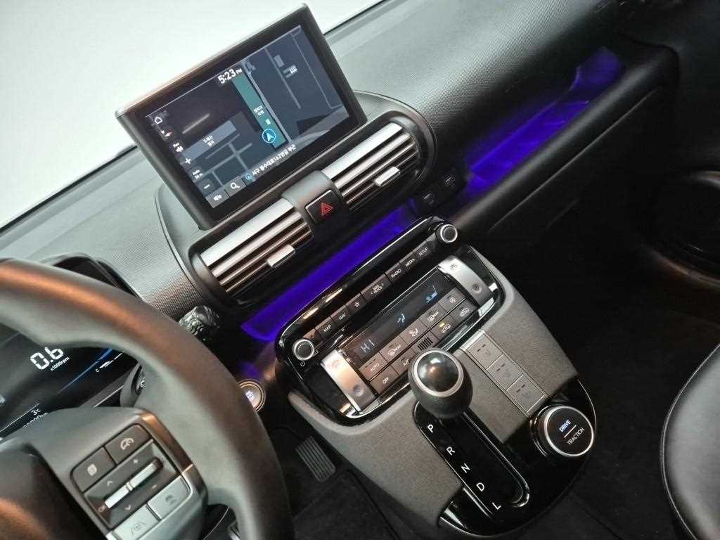 HYUNDAI Casper - Vista 10